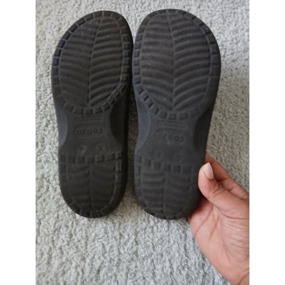 Crocs Black Flip Flop Sandals – Unisex Comfort Casual Size M7/W9 - Picture 3 of 4